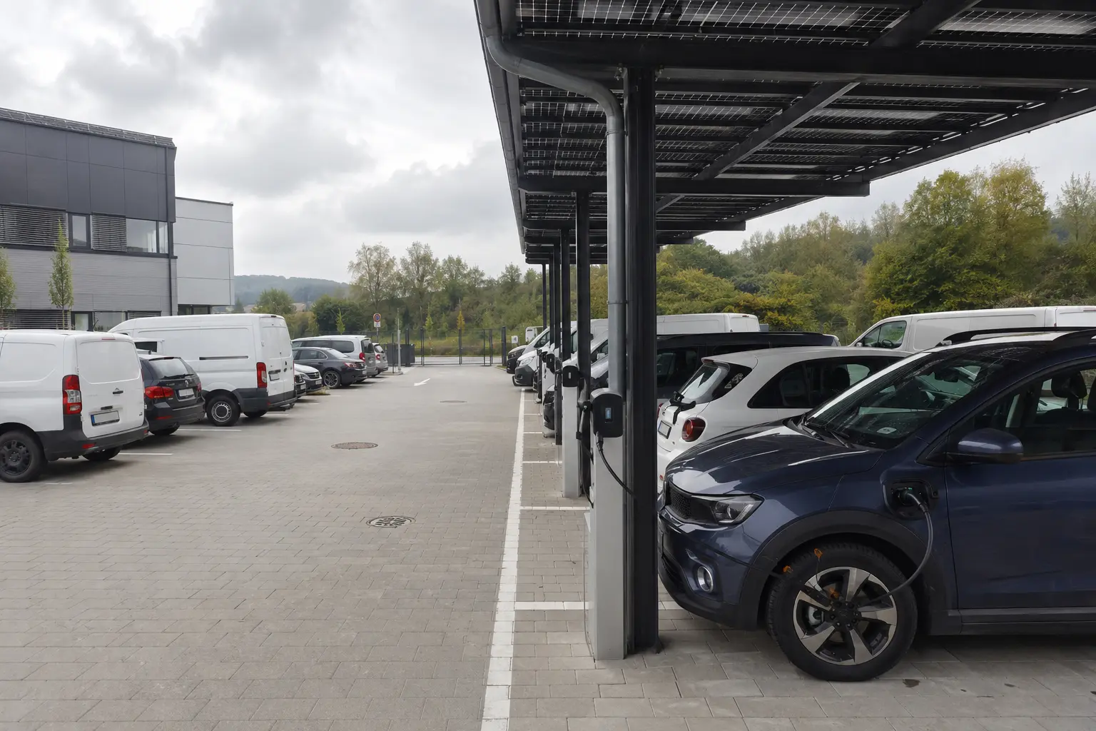 Ladepark für eine gewerbliche Fahrzeugflotte